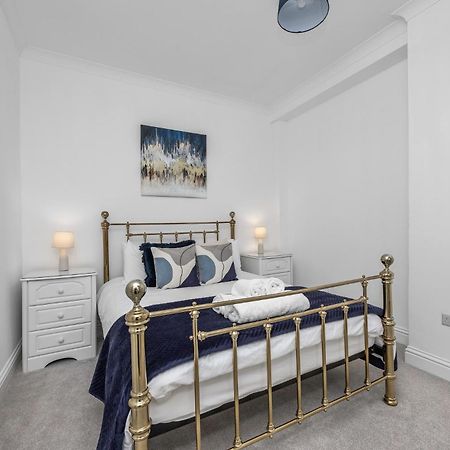 2 Bedroom Flat - With King Sized Beds, Netflix And Sky - Perfect For Contractors, Vacation Guests Or Those Relocating Brighton Exterior photo