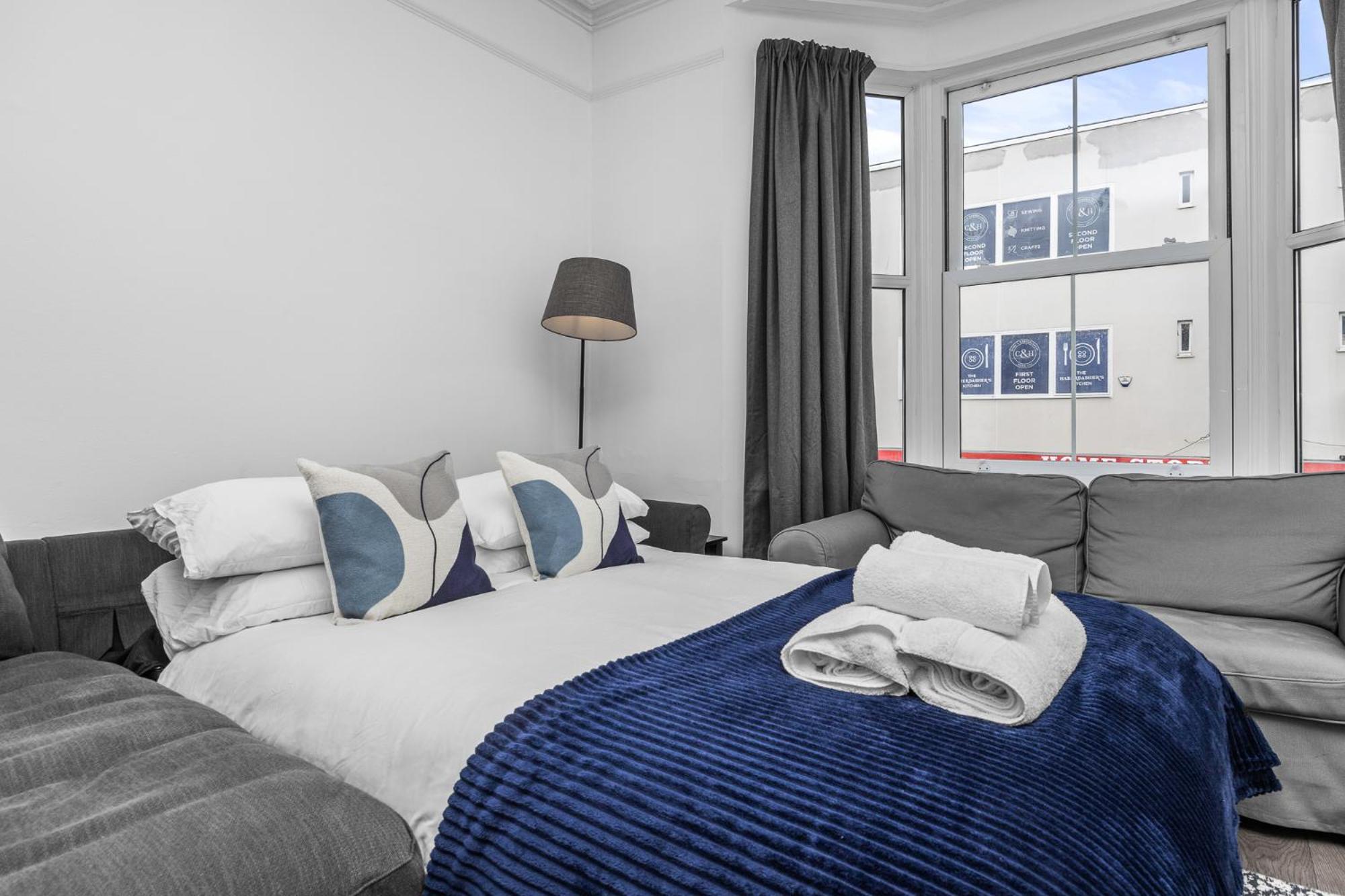 2 Bedroom Flat - With King Sized Beds, Netflix And Sky - Perfect For Contractors, Vacation Guests Or Those Relocating Brighton Exterior photo