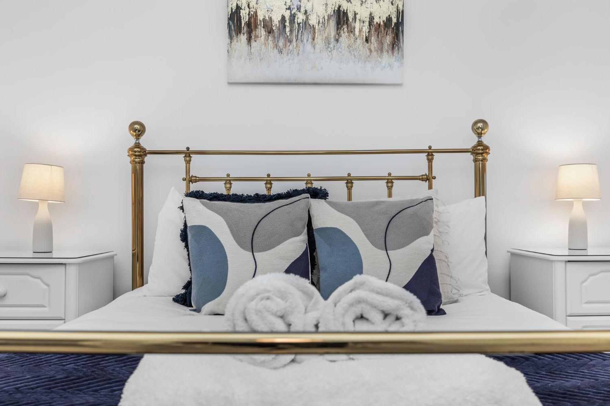 2 Bedroom Flat - With King Sized Beds, Netflix And Sky - Perfect For Contractors, Vacation Guests Or Those Relocating Brighton Exterior photo